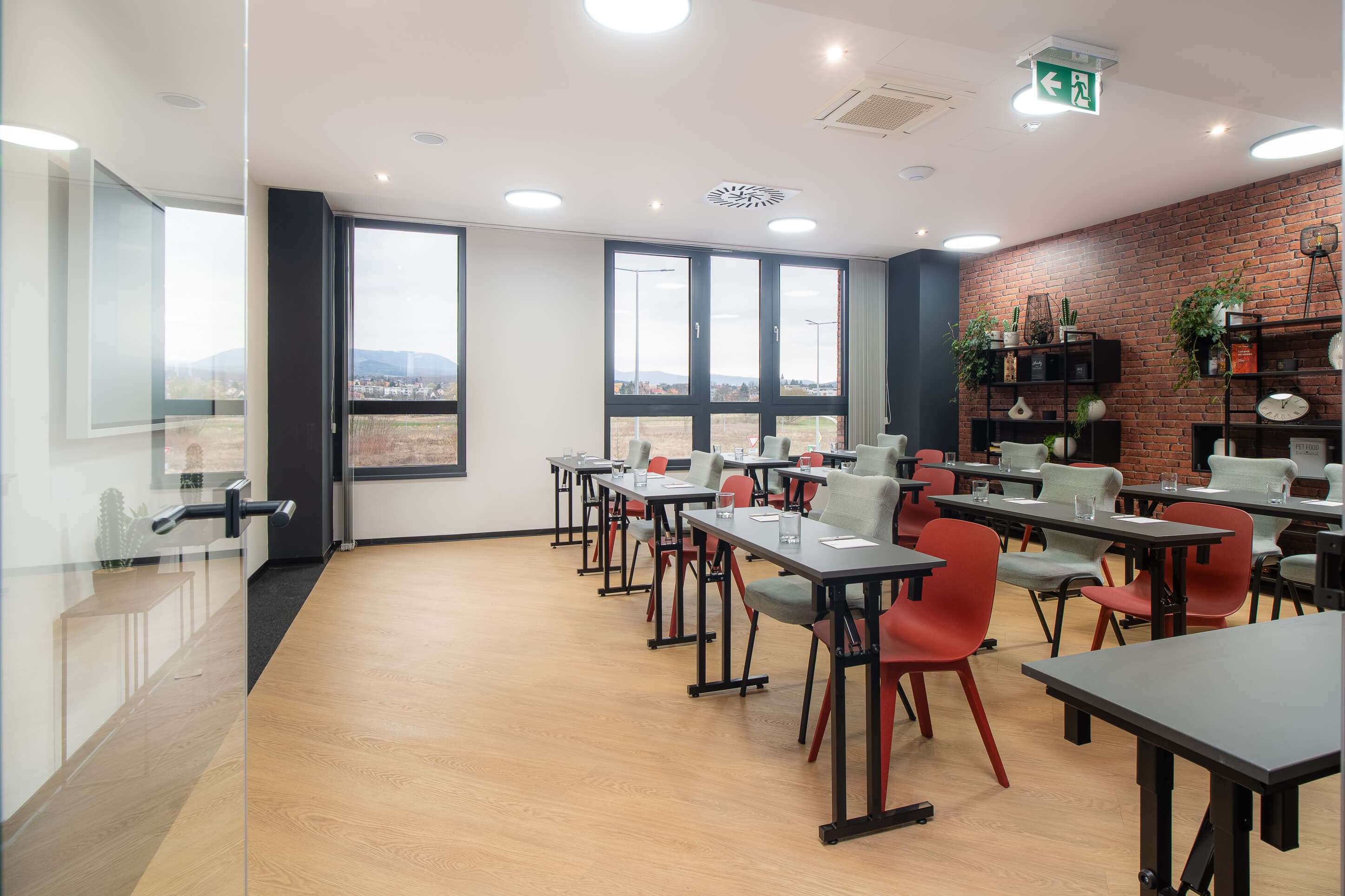 Moderná meetingová miestnosť pre vaše stretnutia